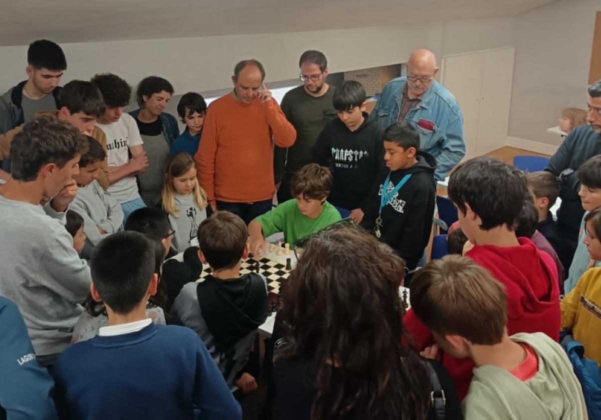 Más de una treintena de jóvenes en el Udaberri Xake Saria