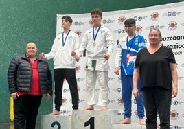 Tres karatekas locales brillan en Hondarribia