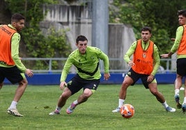 Zakharyan, Mariezkurrena, Zubimendi y Javi López, en el entrenamiento de este viernes en Zubieta