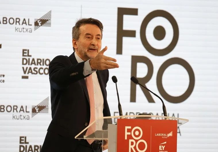 Josu Jon Imaz: «Un motor diésel emite menos CO2 en su ciclo de vida que uno eléctrico. Hay una barrera ideológica por encima de la tecnología»