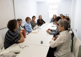 Los talleres de literatura se realizan en la biblioteca municipal, en euskera y castellano.