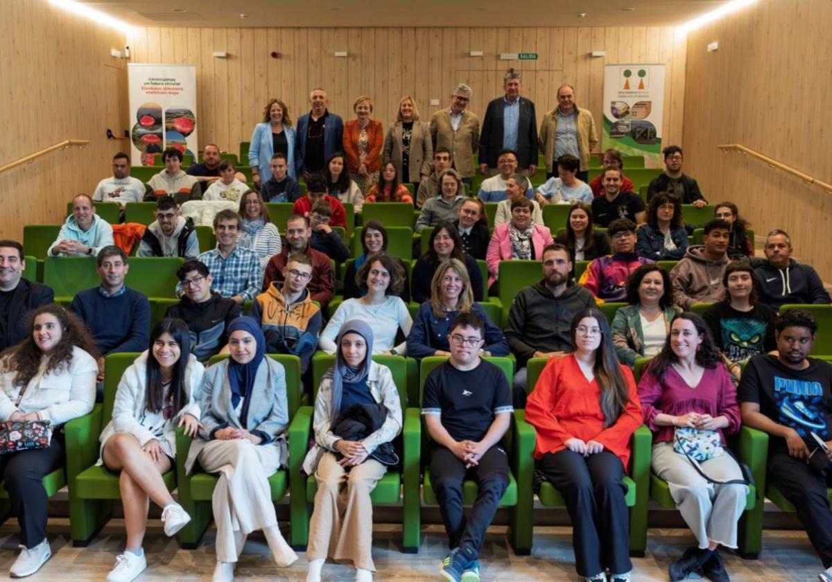 Jóvenes de ciclos de FP especial de Navarra dan ejemplo del compromiso de sostenibilidad