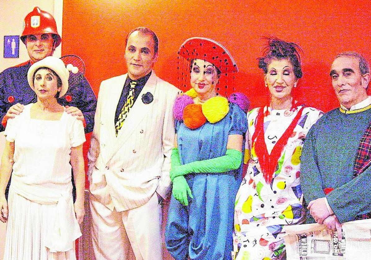 Ángel Sánchez, Mari Carmen Oihaneder, Teresa Pro, Esther Remiro y Paco Sagarzazu ya interpretaron 'La cantante calva'.