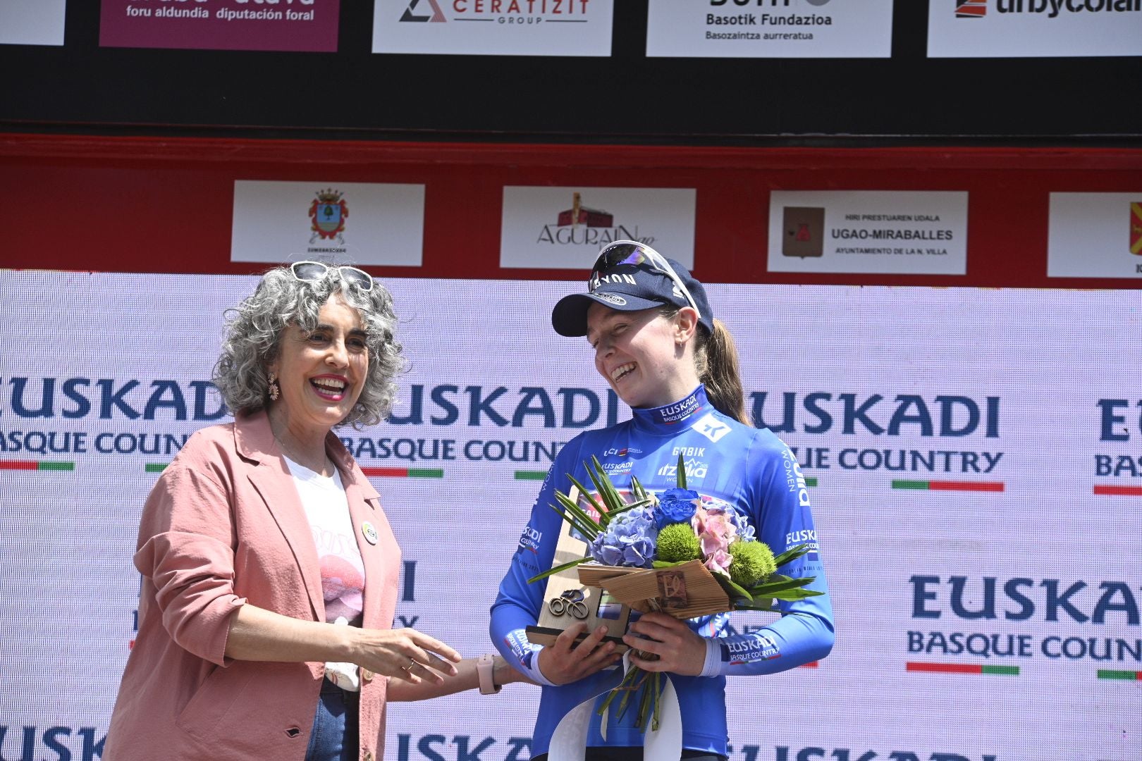Demi Vollering reina en la Itzulia