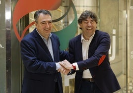 El presidente del PNV, Aitor Esteban, y el líder del PSE-EE, Eneko Andueza durante su reciente reunión en Sabin Etxea.