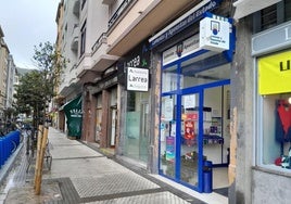 Exterior de la administración de loterías ubicada en la calle San Francisco 24 de Donostia.