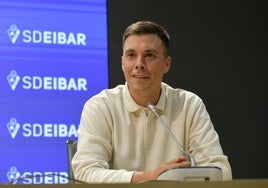 Yerai Martin emocionado este lunes en su despedida del Eibar.