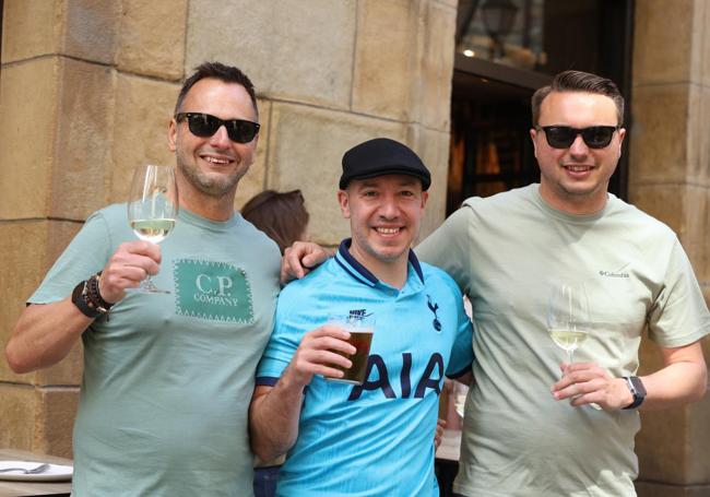 Seguidores del Tottenham en la Parte Vieja donostiarra