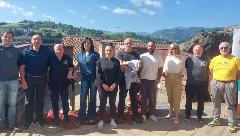 Responsables del Ayuntamiento y organizadores del Bisigu Eguna en la comparecencia para anunciar la suspensión de la fiesta.