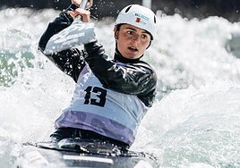 Klara Olazabal en acción durante uno de los descensos realizados en el Europeo de París.