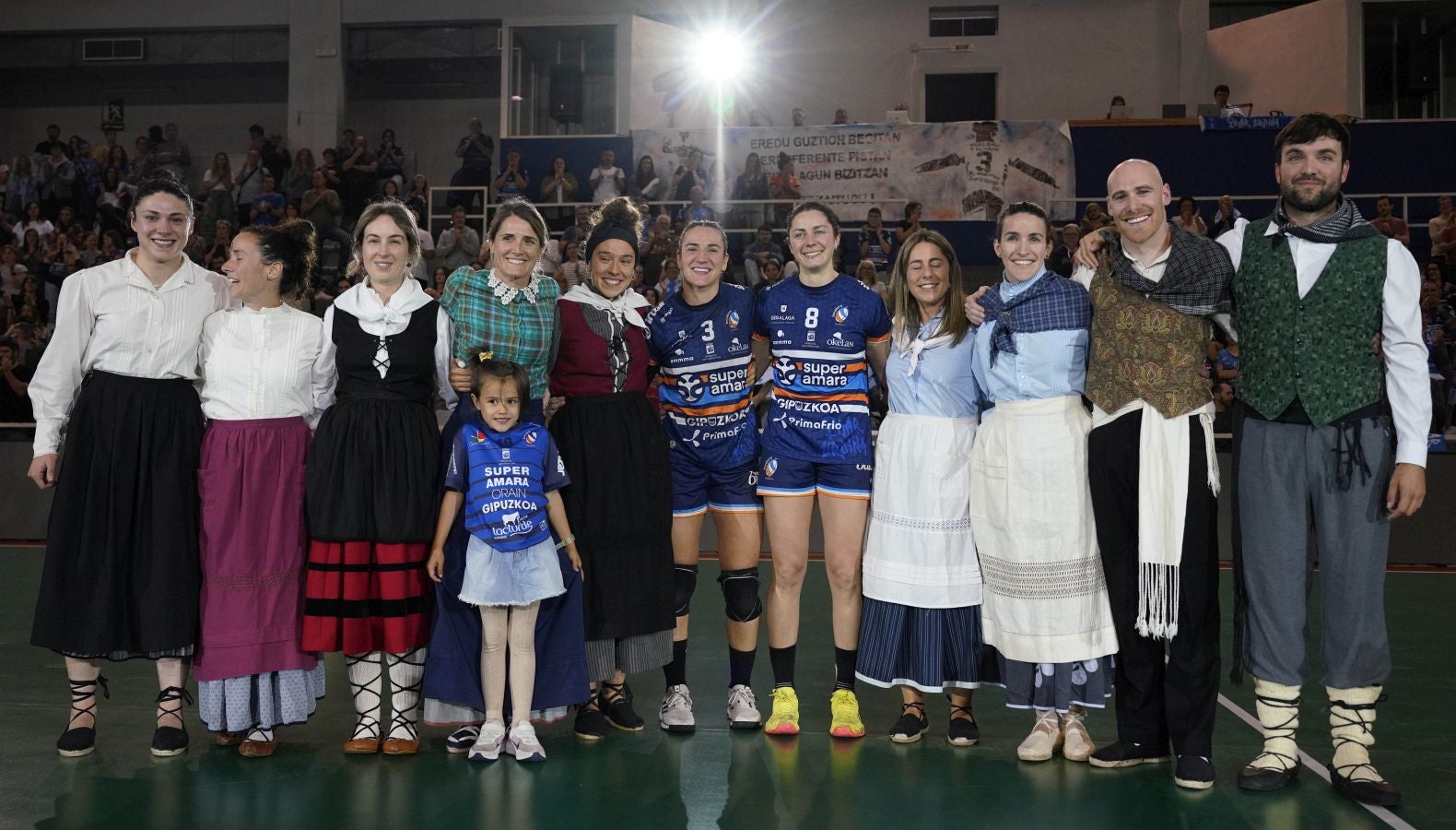 El Bera Bera homenajea a sus capitanas