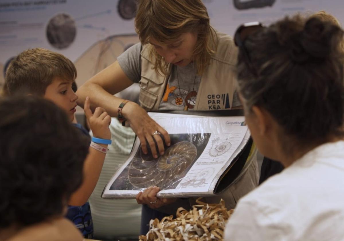 El aula didáctica Nautilus de Mutriku acogerá el día 31 el taller 'Flysch en familia', con una salida en barco.