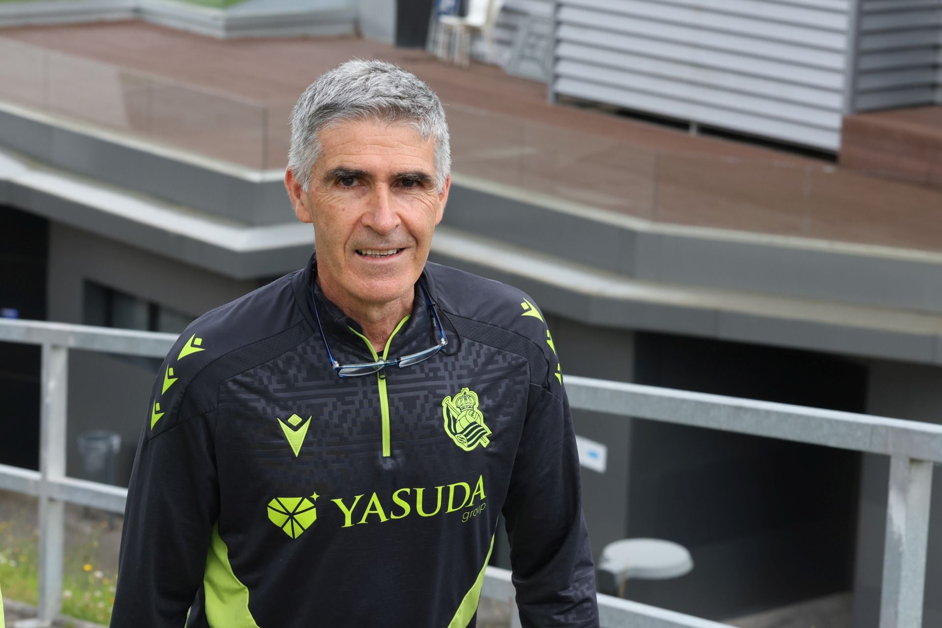 Imanol se lleva las collejas en su último entrenamiento al frente de la Real