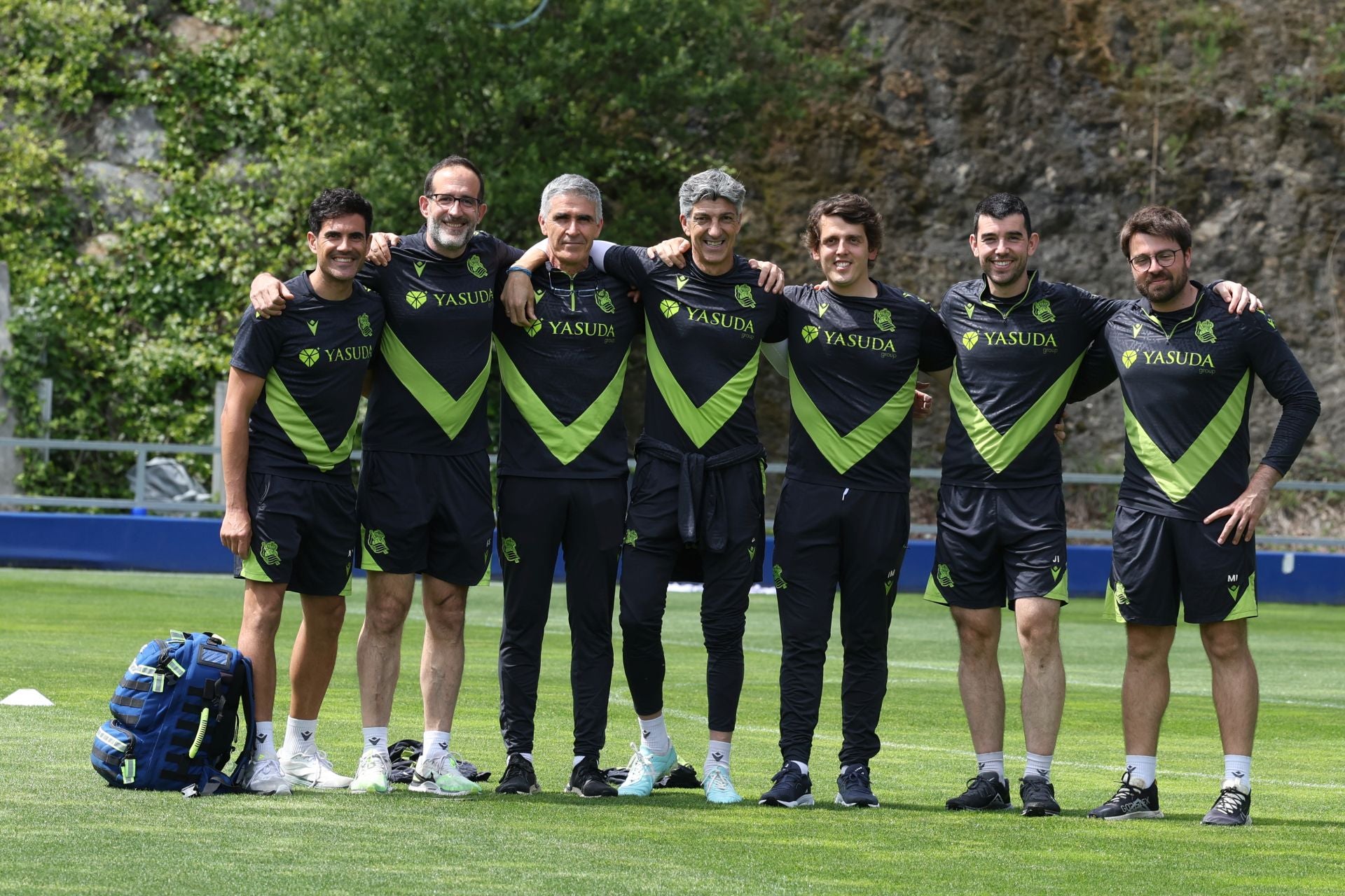Imanol se lleva las collejas en su último entrenamiento al frente de la Real