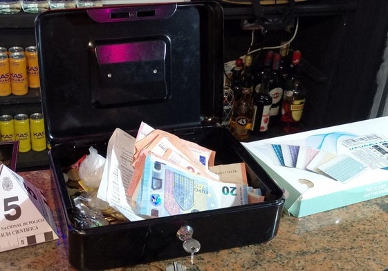 Cocaína rosa, éxtasis y hachís al otro lado de la barra: la Policía desmantela un punto de venta de droga en un pub de Irun