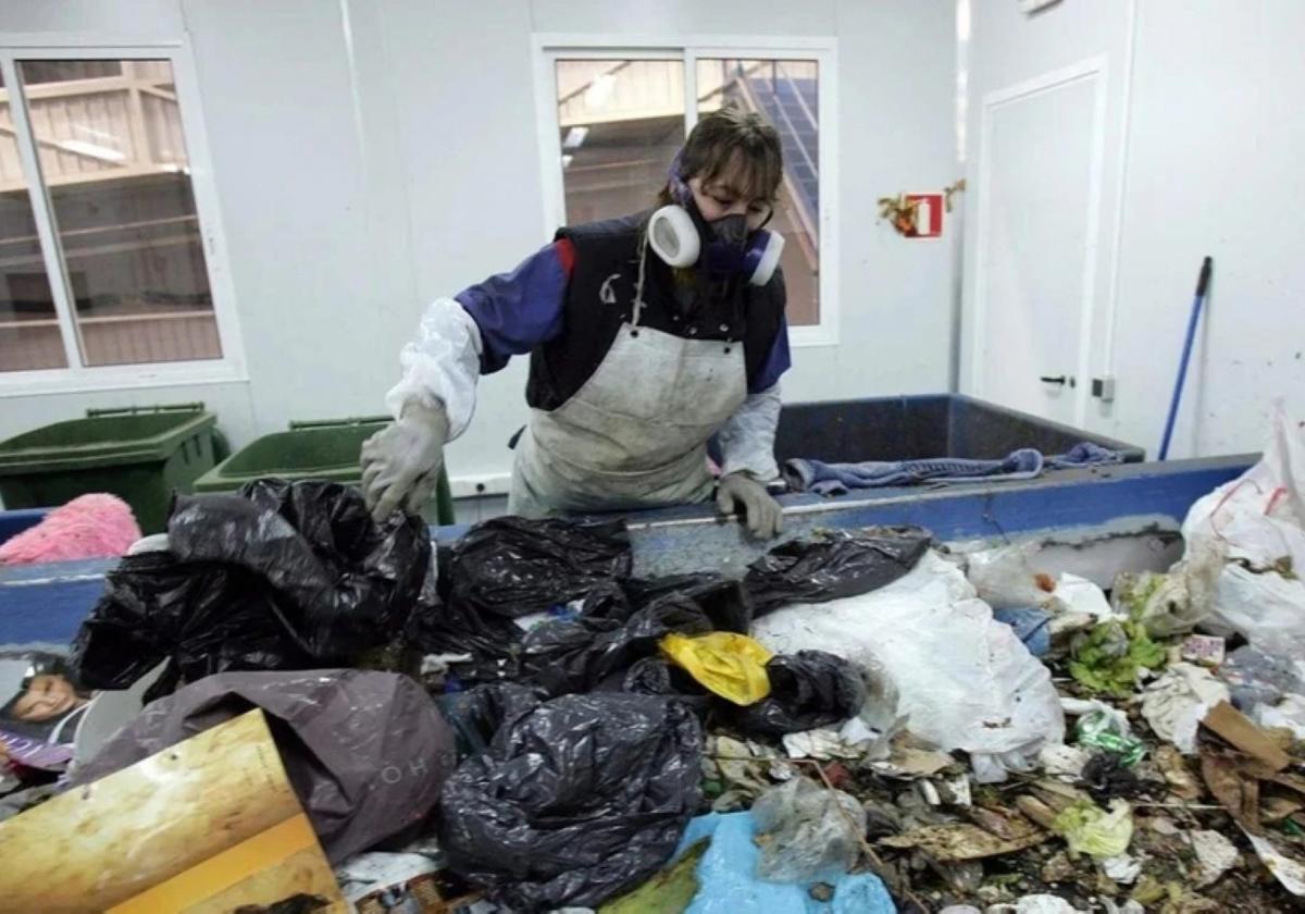Trabajos en la planta de Júndiz.