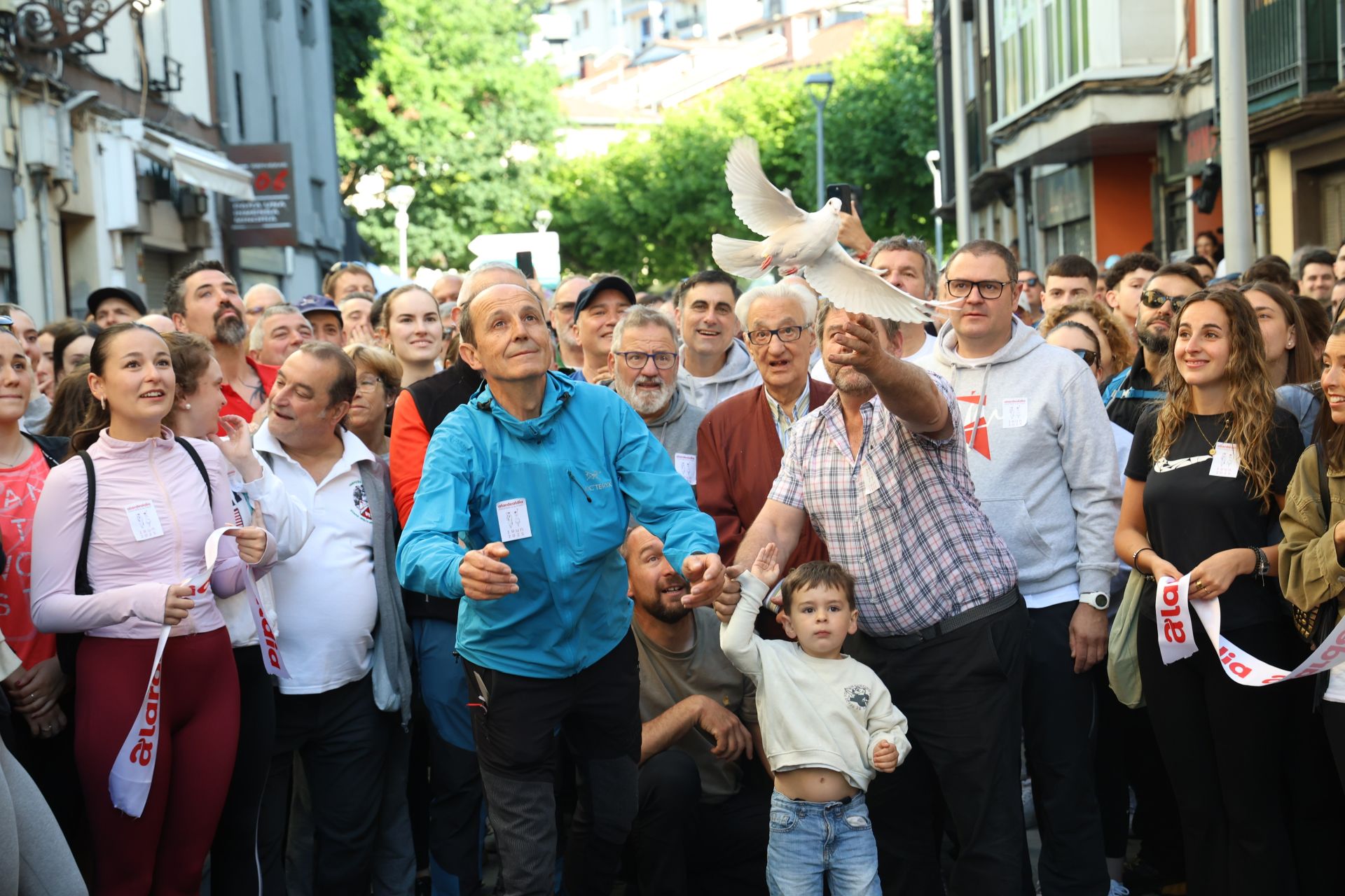 Gran ambiente en el Alardealdia