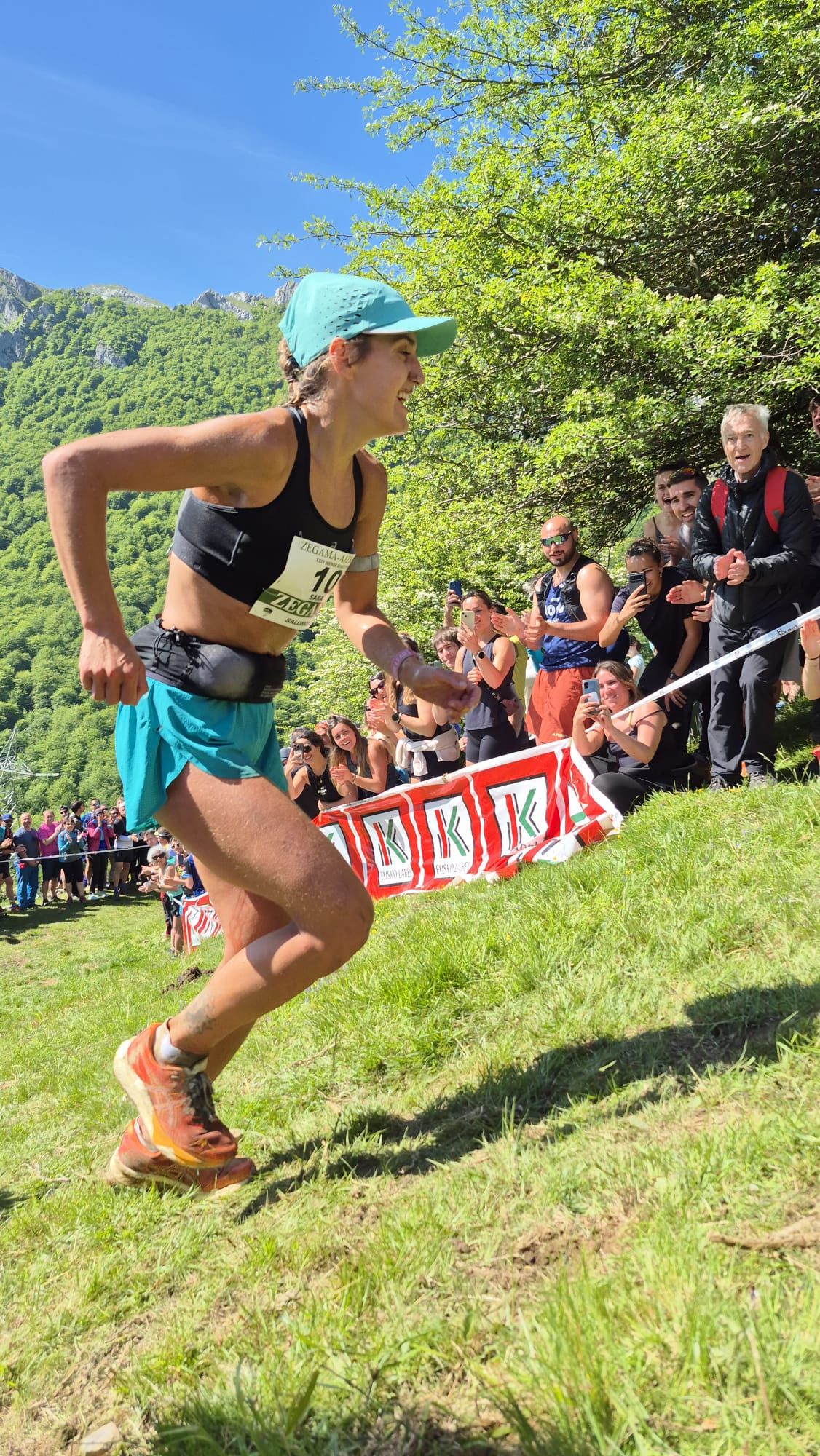 Los corredores, a su paso por Sancti Spiritu