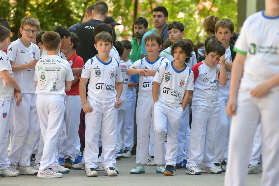 Harrobia eta festa, lagunartean