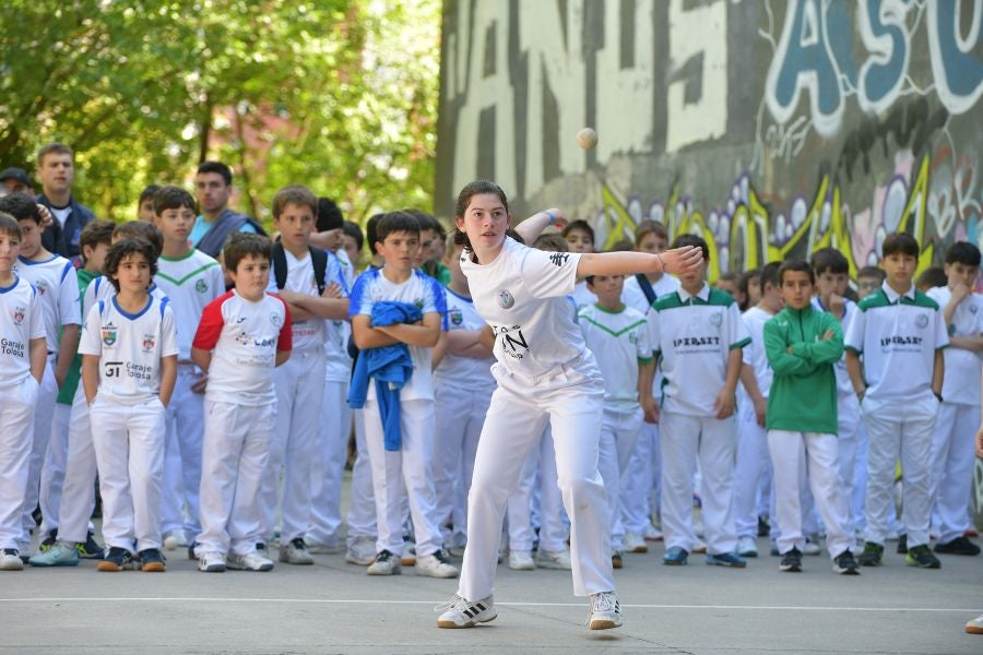 Harrobia eta festa, lagunartean