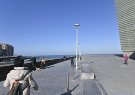 El agradecimiento de una vecina de San Sebastián a dos parejas que ayudaron a su madre: «Que la vida os responda con el mismo cariño»