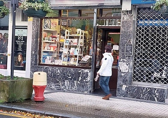 Herriko establezimenduetako kide guztiak gonbidatuak geratzen dira gaurko bilerara.