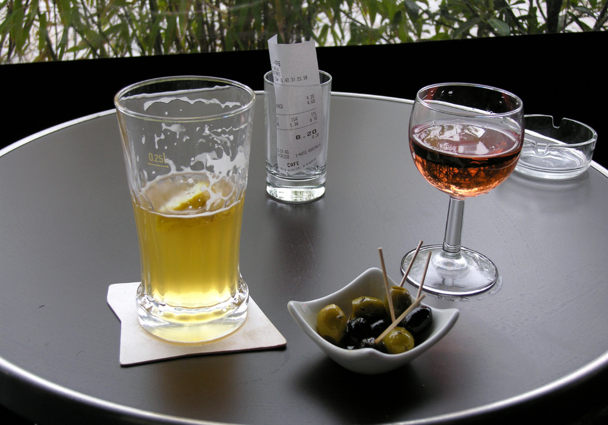 La advertencia de una doctora sobre el consumo habitual de alcohol: «Una copa al día también suma»