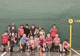 'Frontenis Txiki',  un encuentro  para crear cantera