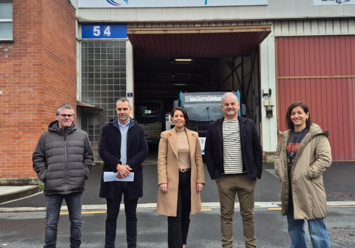 La diputada Azahara Domínguez ha anunciado este lunes que el premio Guztiok Mugituz se concederá a la empresa La Guipuzcoana.