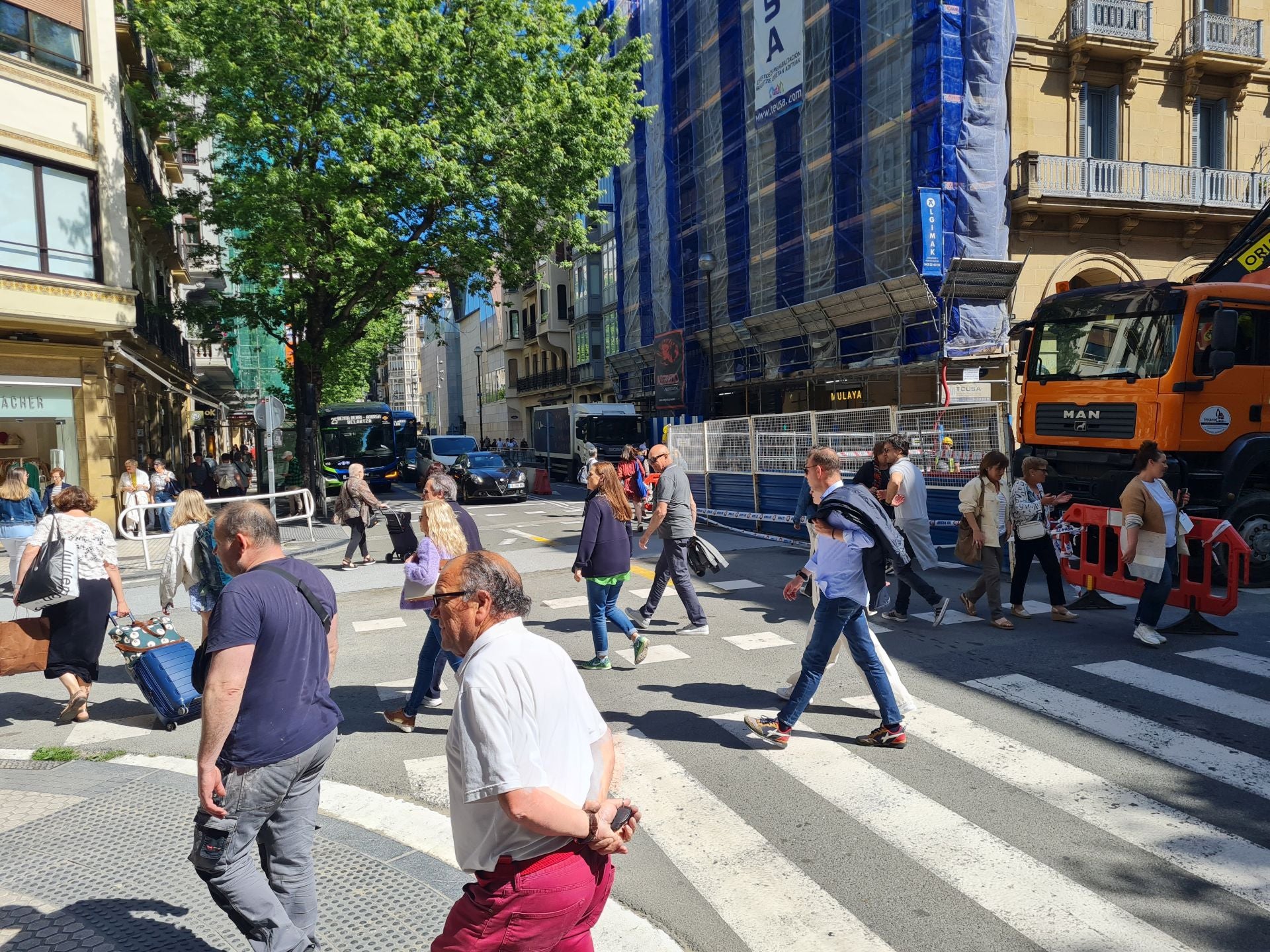 Imagen principal - El Centro empieza a respirar entre las obras