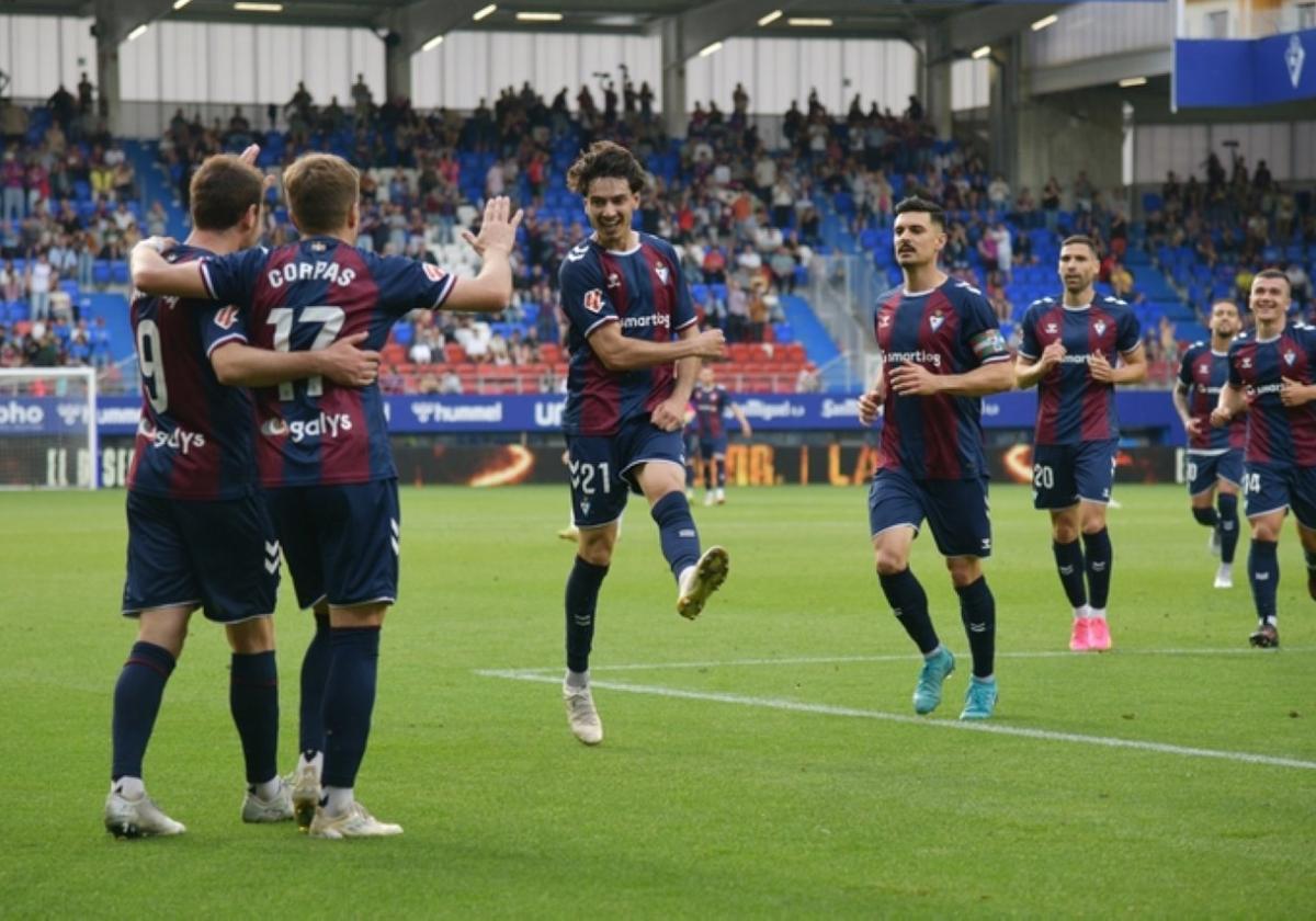 Corpas y Bautista, los pilares ofensivos del Eibar de Beñat San José