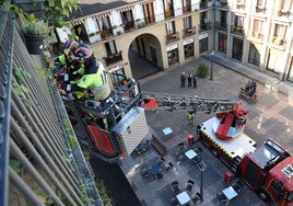 Bomberos de Gipuzkoa actúan en Irun, en una imagen de archivo.