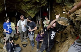 Álvaro Arrizabalaga, ikerketa lanetan.