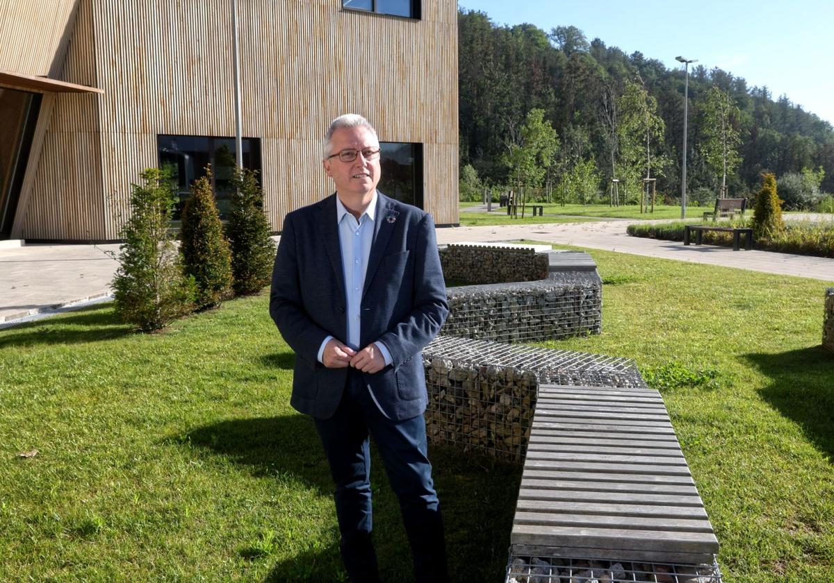 El primer teniente de diputada general de Gipuzkoa, José Ignacio Asensio, en la sede de Naturklima.