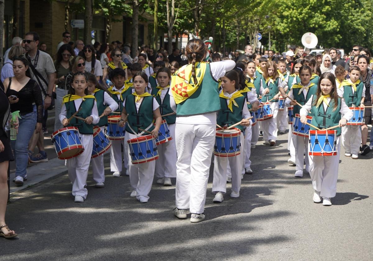 La tamborrada infantil anima las fiestas