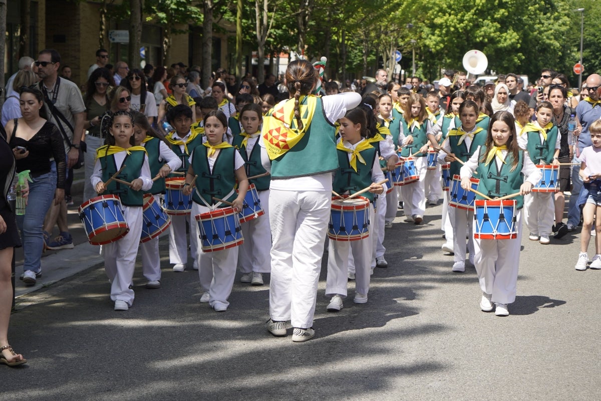 La tamborrada infantil anima las fiestas
