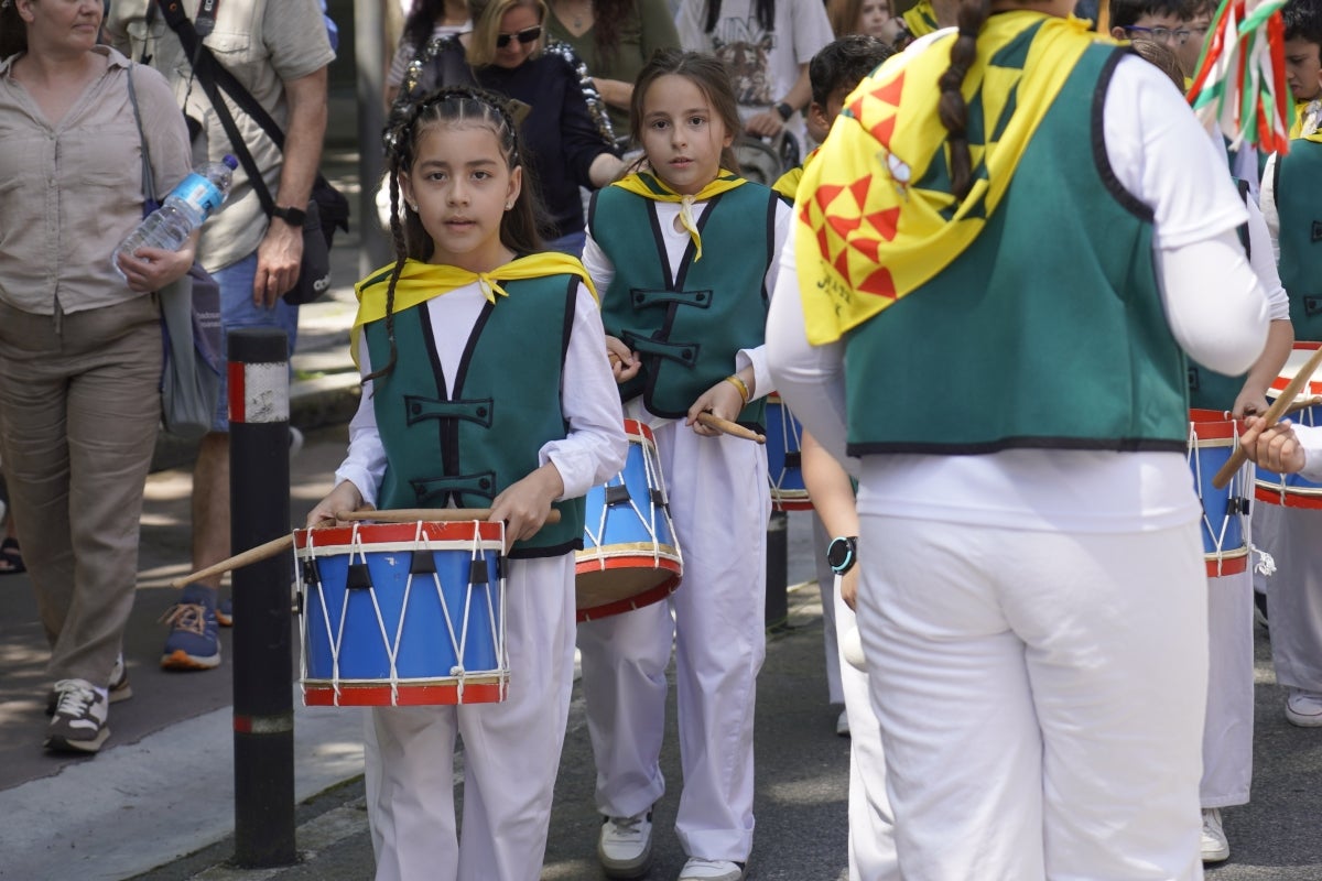 La tamborrada infantil anima las fiestas