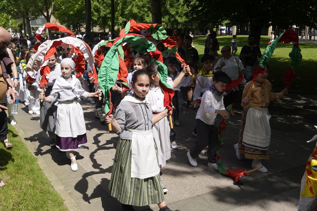 La tamborrada infantil anima las fiestas