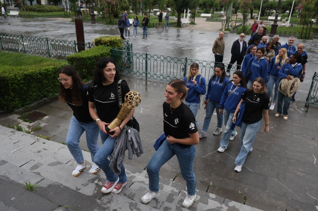 Recibimiento en Donostia a las campeonas