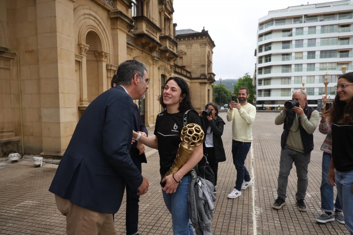 Recibimiento en Donostia a las campeonas