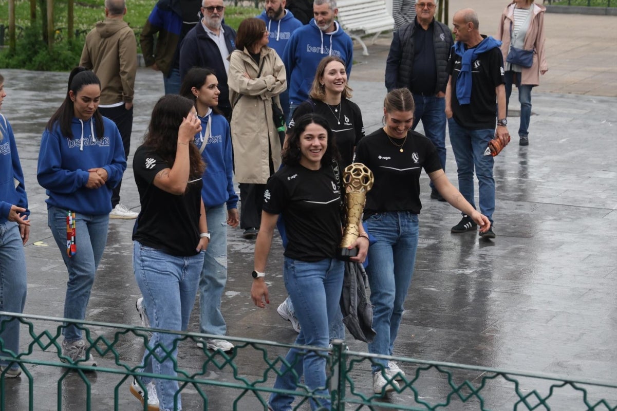Recibimiento en Donostia a las campeonas