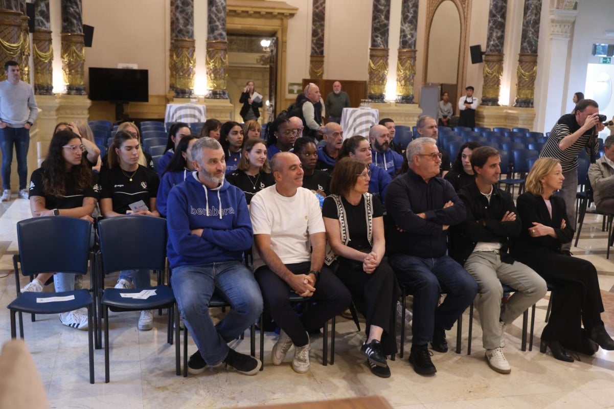 Recibimiento en Donostia a las campeonas