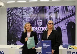 Eider Mendoza y Nerea Isasi en la presentación del IV Plan de Igualdad.