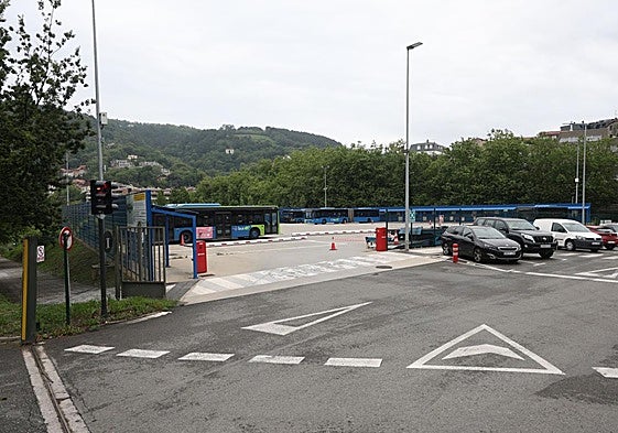 Dbus espera tener electrificado este parking para otoño del año que viene.