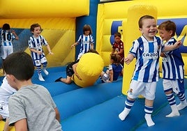 Imagen de archivo de una edición de 'Real Sociedad Fundazioaren eguna'