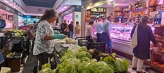 Para encontrar producto local no hay más que darse una vuelta por los puestos de Merkatu Plaza.