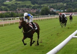 'Smoky Mountain' gana fácil en la primera reunión en el hipódromo de San Sebastián.