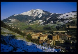 1975, cuando un grupo de montañeros ascendió las 119 cumbres de Gipuzkoa en un solo día