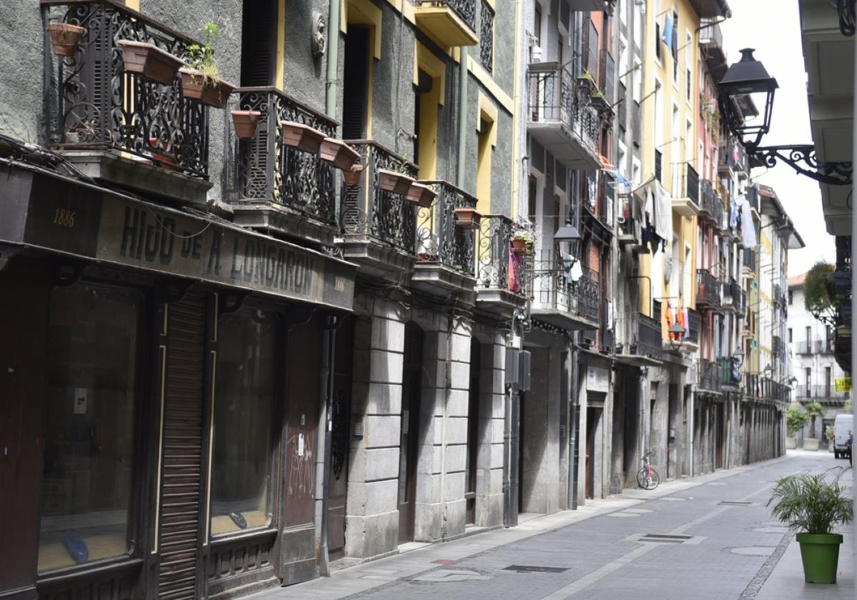 Tolosa empieza a debatir sobre la posibilidad de convertir locales comerciales vacíos en viviendas