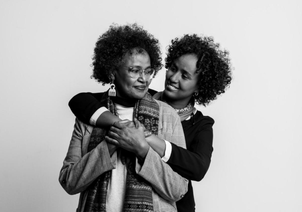Asha Ismail y Hayat Traspas Ismail, de 'Save a Girl Save a Generation'.